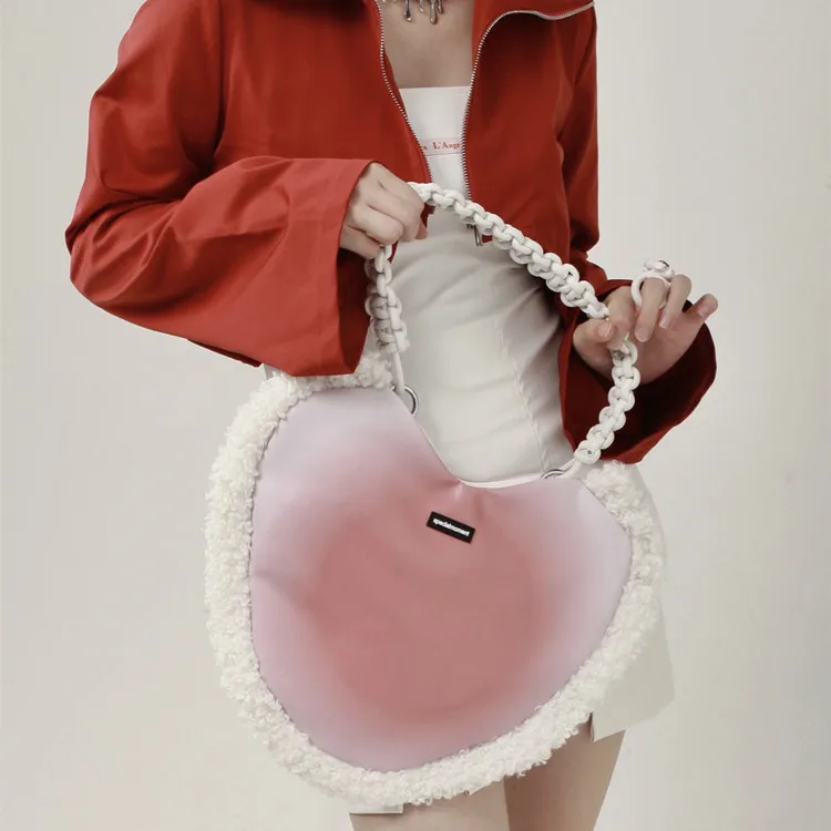 

New Fashion Women's Handbag for 2021 Winter Solid Plush Edge Heart-shaped Stylish Female's Shoulder Bag Plaid Patterns Lady Bag