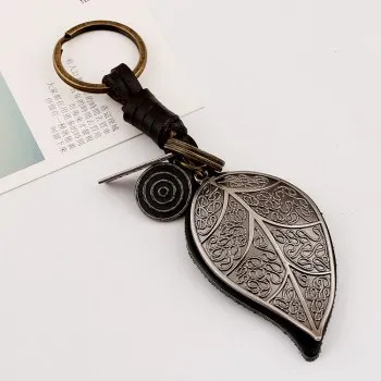 

Retro Woven Cow Leather Key Chain Personality Trend Jewelry Big Leaf Pendant Bag Pendant Key Chain Accessories Cute