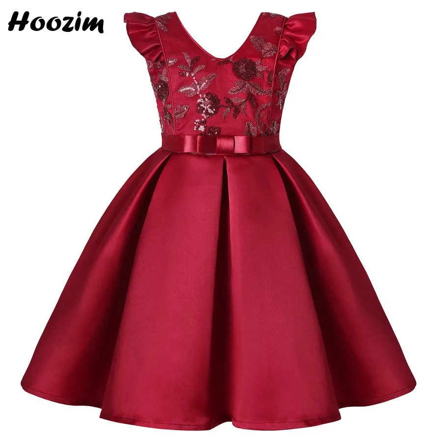 Роскошное платье с цветочной вышивкой блестками и оборками на рукавах для