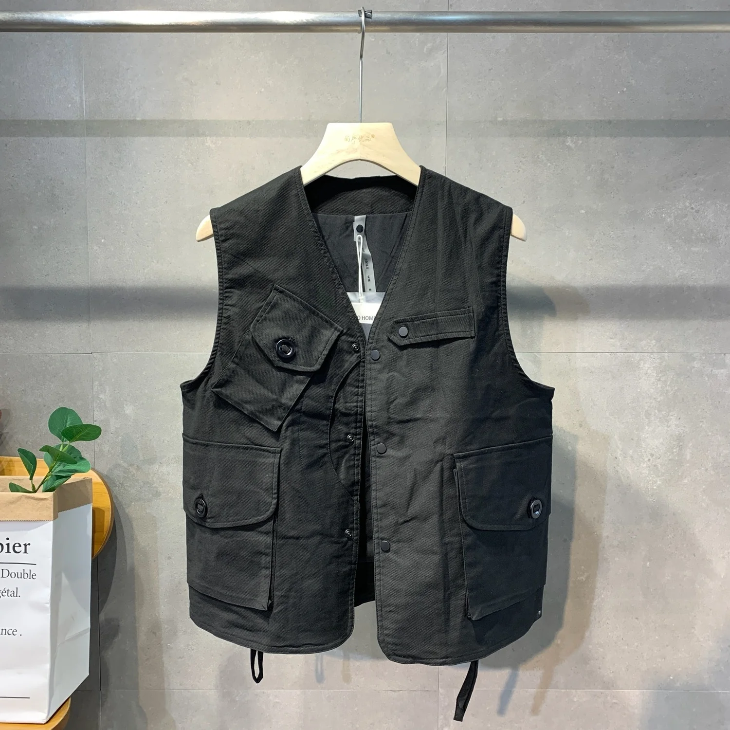 

Thin men's and women's fashion Hong Kong style tooling vest net red vest