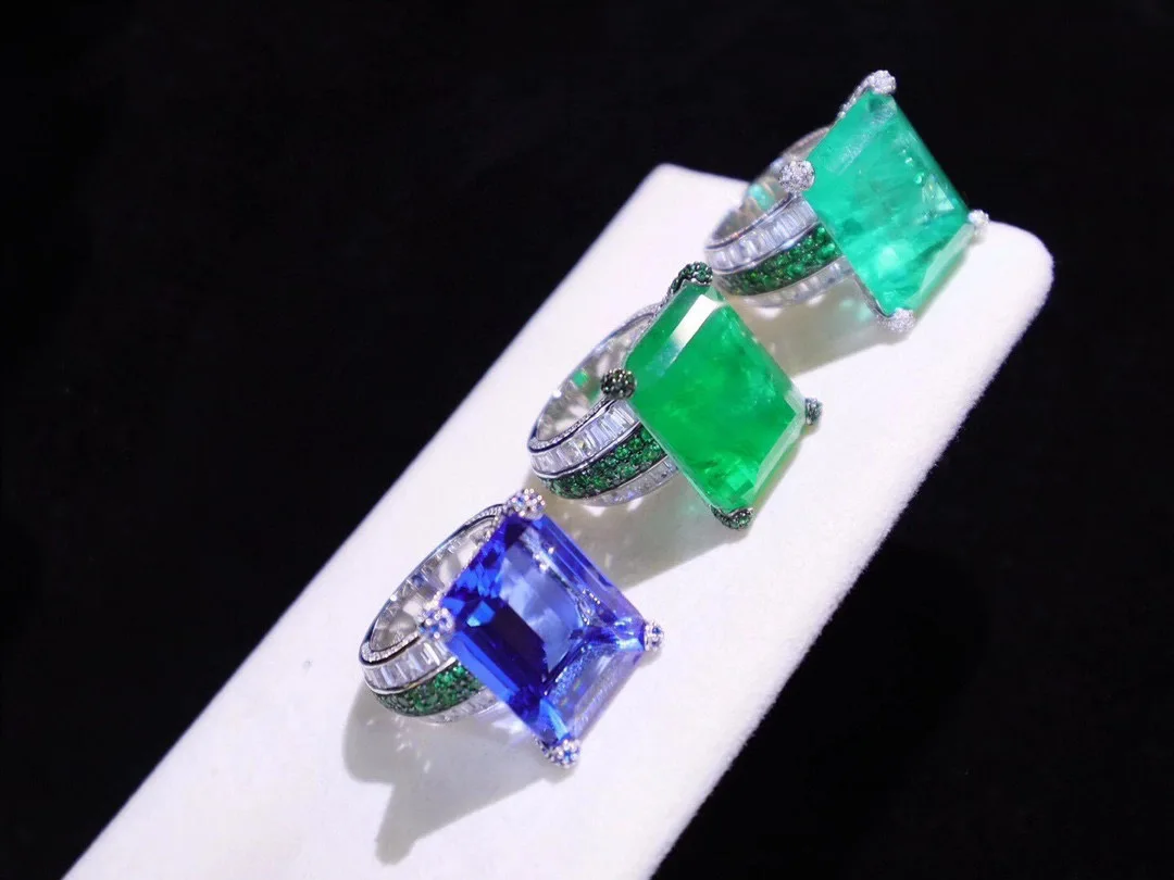 

925 silver ring emerald stone