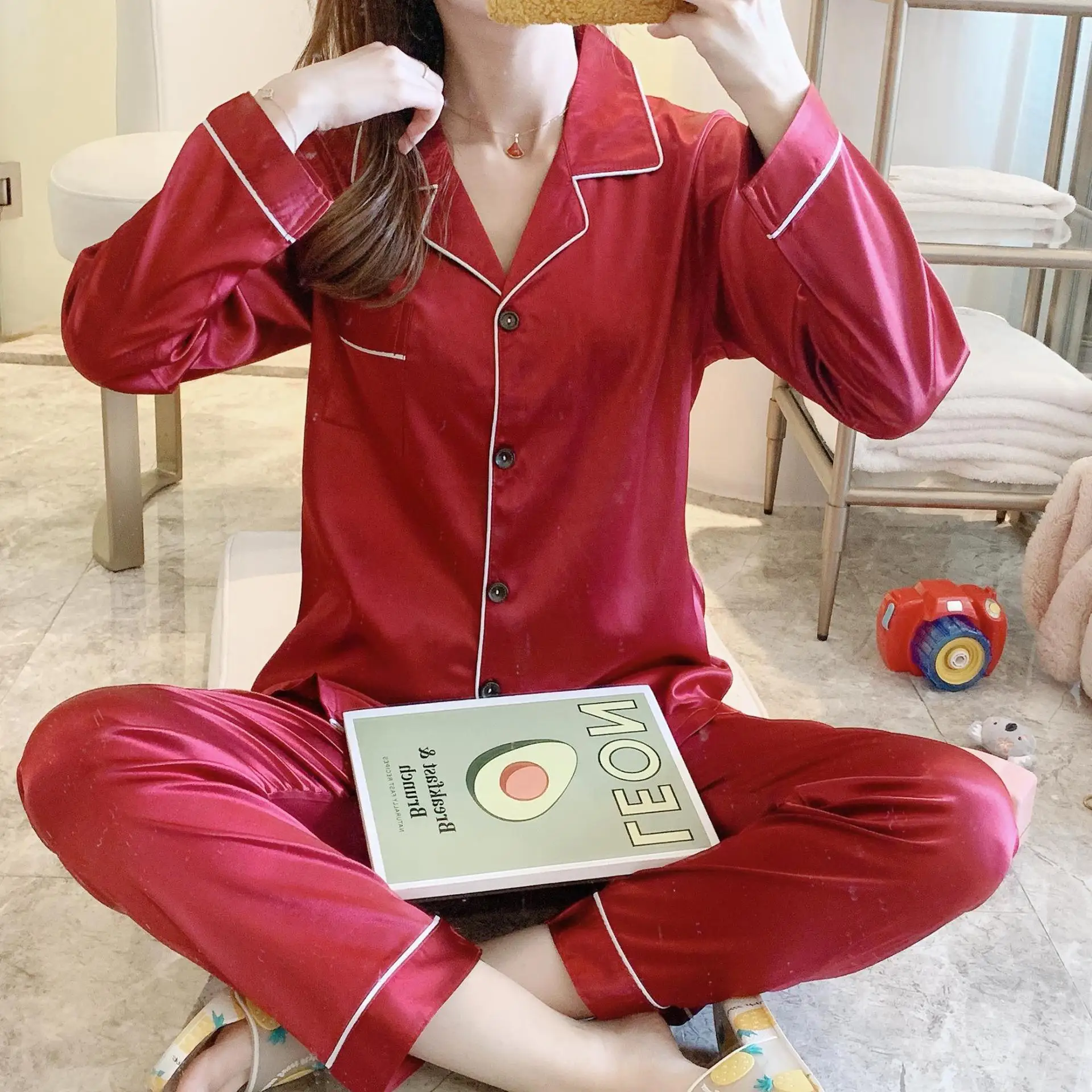 

Женские брюки с длинным рукавом и лацканами, модный костюм для домашнего использования из вискозы, шелковые пижамы, женский летний кардиган...