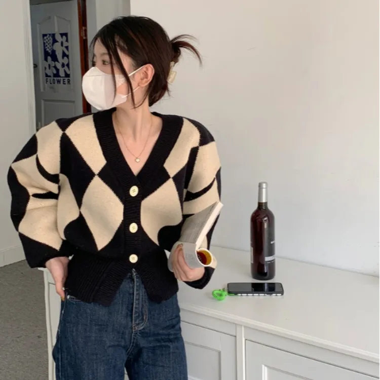 

KPOP Fashion Cardigan for Women Harajuku Geometric Pattern Cotton Sweater V-Neck Sexy Silm Single Breasted Top Clothes Winter