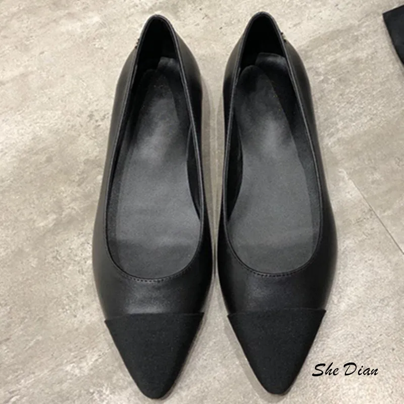 Женские туфли из натуральной кожи с острым носком без застежки на цепочке