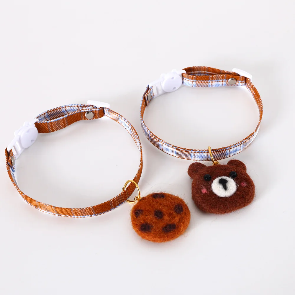 

2021 Newest Anti-choking Cat Collar Adjustable Chocolate Brown Bear New Year Limited Cute Funny Nylon Pet Dog Collar With Bells