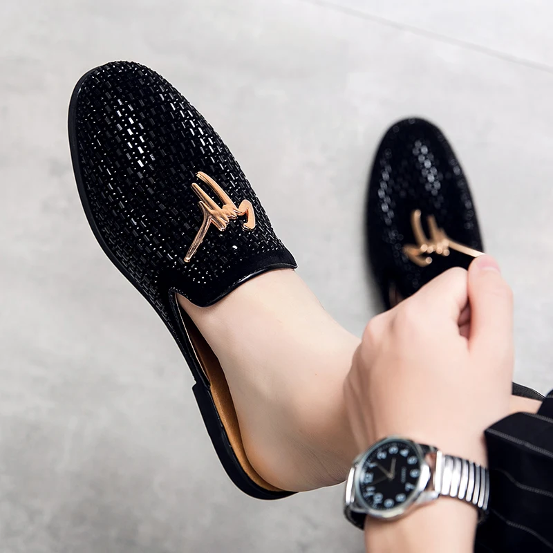 

Luxury Diamond Men Slipper Mules Backless Loafers Men Leather Shoes Retro Flat Heel Party Slippers Slip On Shoes Chaussure Homme