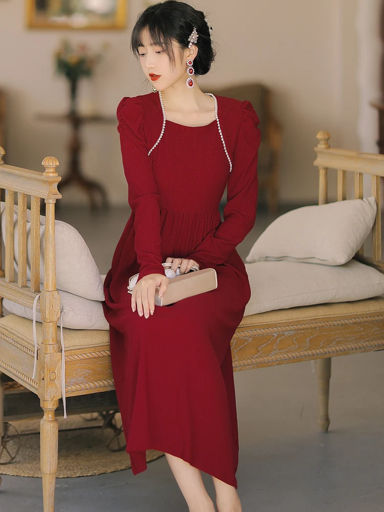 

Женское винтажное платье миди, элегантное черное платье с квадратным вырезом и бусинами в стиле Хепберн, осень 2021