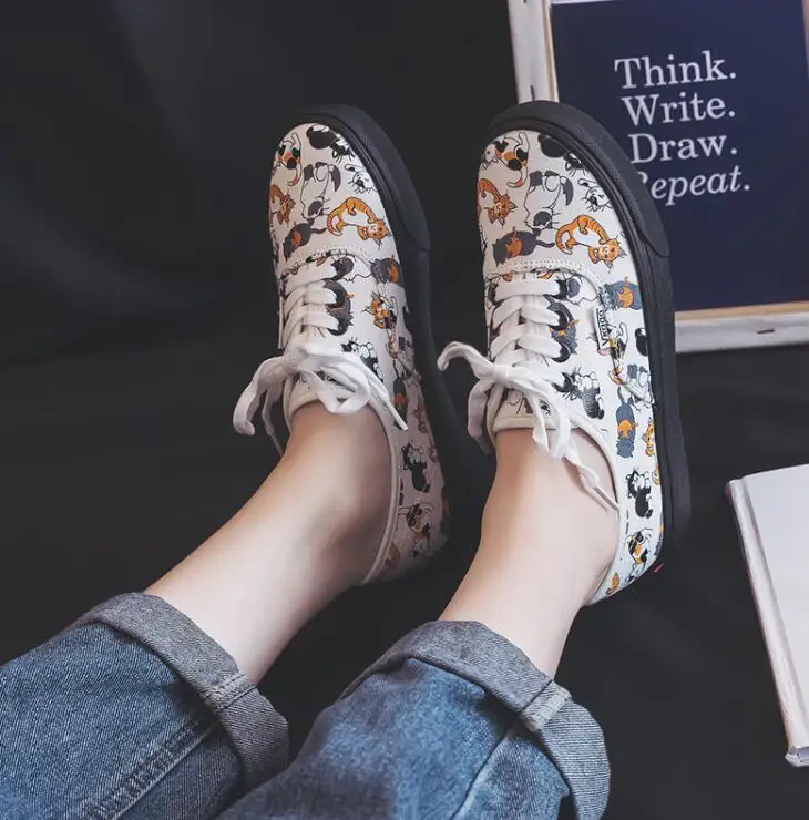 

Женские парусиновые туфли, белые туфли в Корейском стиле, с рисунком кота, осень 2020