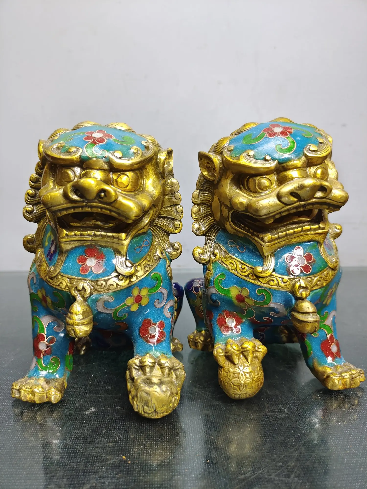 

5 "Китайская народная коллекция, статуя льва с позолоченной эмалью в виде старой стеклянной двери, пара офисных украшений, городской дом, Экз...