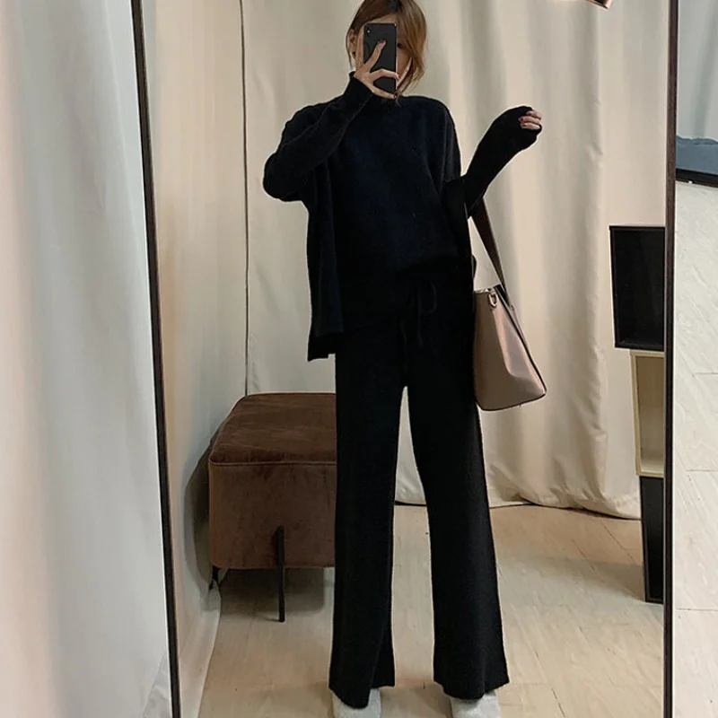 Женский трикотажный комплект из трех предметов свитер + жилет брюки офисный