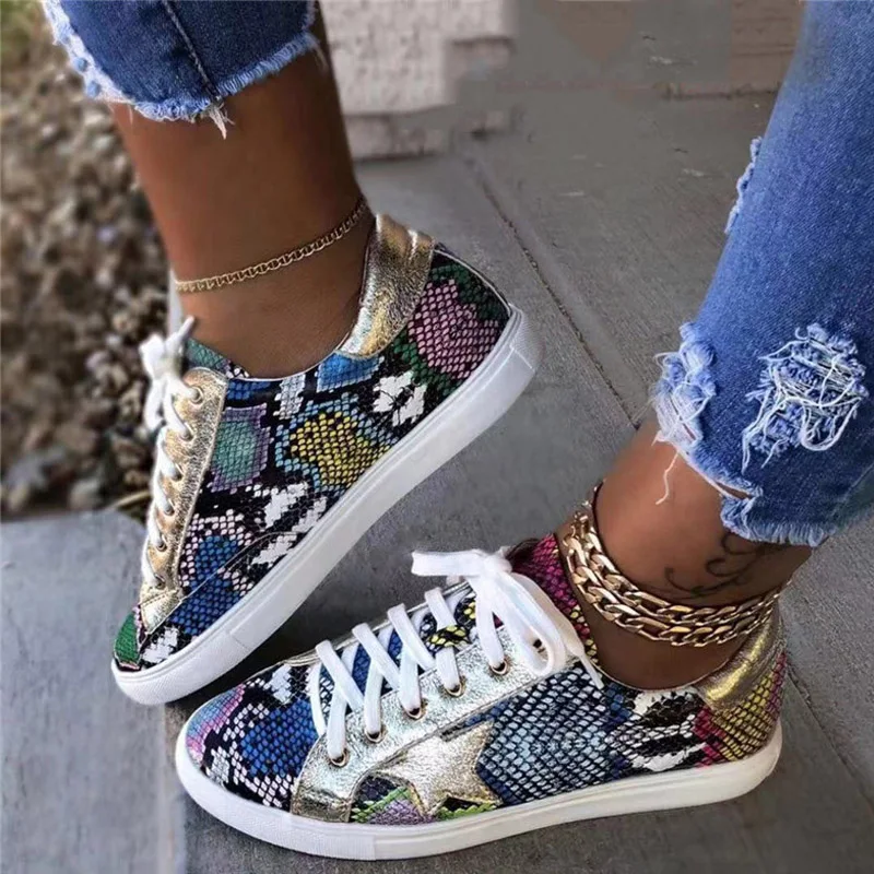 Кроссовки женские парусиновые со змеиным принтом модная повседневная обувь