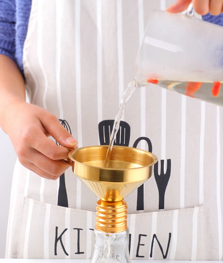

Functional Stainless Steel Gold Funnel Kitchen Oil Liquid Metal Funnel With Detachable Filter/Strainer for Canning Kitchen Tools