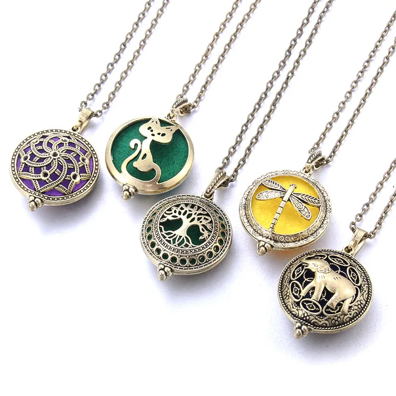 

2019 New Aromatherapy Necklace Vintage copper gold Flower Butterfly Essential Oil Diffuser Necklace Perfume Lockets Pendants