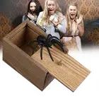 Забавная игрушка-сюрприз в виде животных, паука, в деревянной коробке