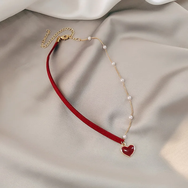

Ins net red little love clavicle chain Korean star same simple pearl temperament Necklace peach heart student Necklace