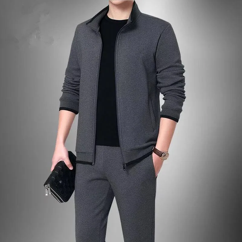 

Костюм спортивный мужской из свитшота и брюк