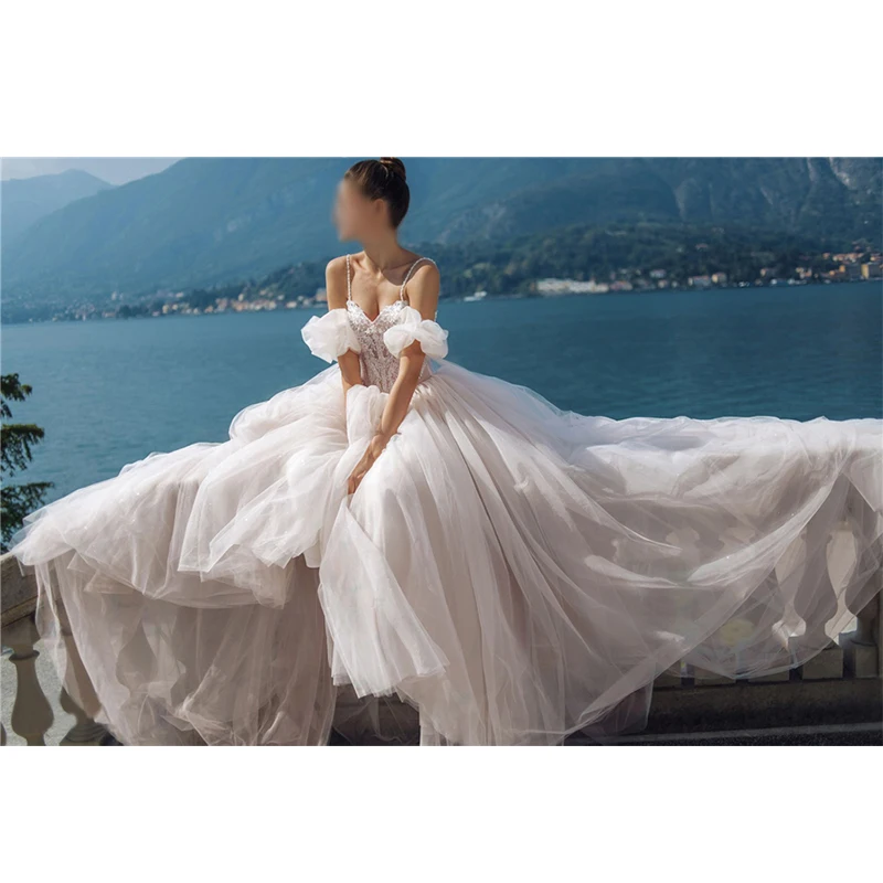 

2022 Bling Bling Tulle Wedding Dress V-Neck Spaghetti Straps With Train Bridal Gowns Dress For Wedding Party Robe De mariée