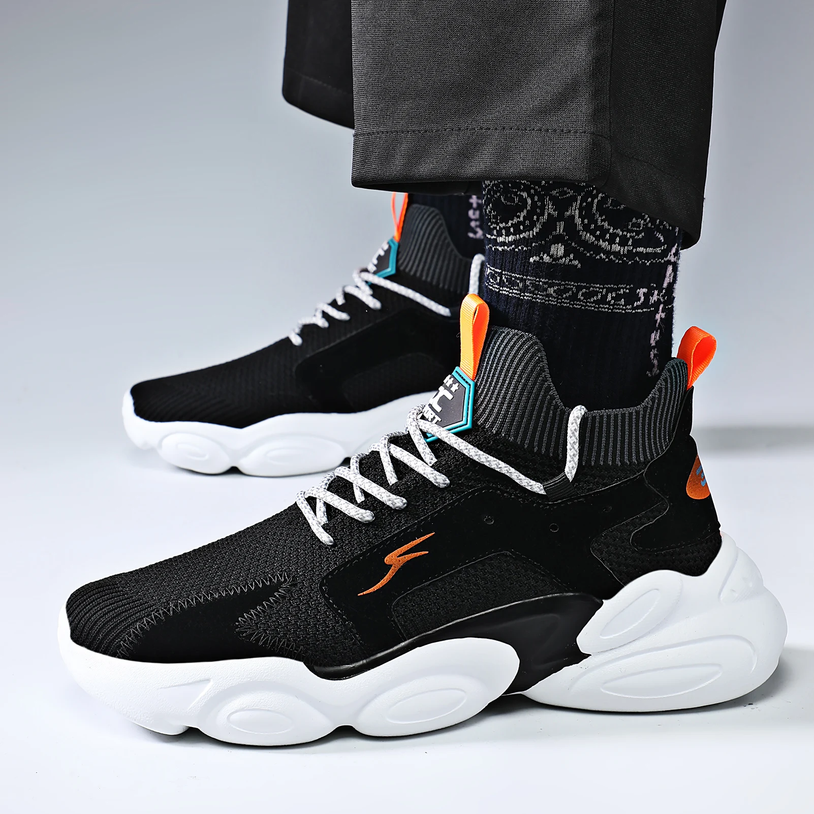 

2021 New Men Casual Summer Outdoor Shoes Lightweight Breathable Non-slip Shoes Soft Wear-resistant Color Matching Platform Shoes