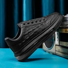 Кроссовки мужские спортивные, низкая подошва, на шнуровке, черные, белые