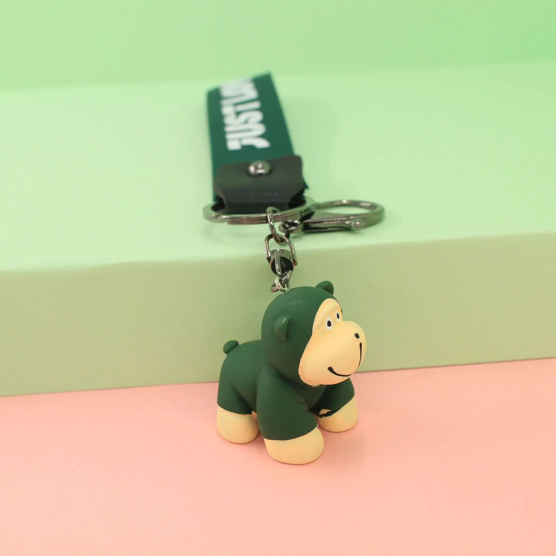 2020 Cartoon Gorilla Keychain Fashion Cute Animal Ribbon Resin Monkey Key Chains Women Bag Pendant Ring Children's Toy Gift | Украшения
