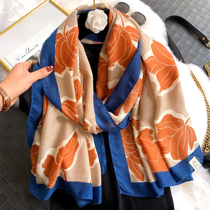

2021 New Women Cotton Scarf Design Luxury Plaid Print Beach Shawls Stoles Lady Fashion Scarves Hijabs Pashmina Bandanna Wraps