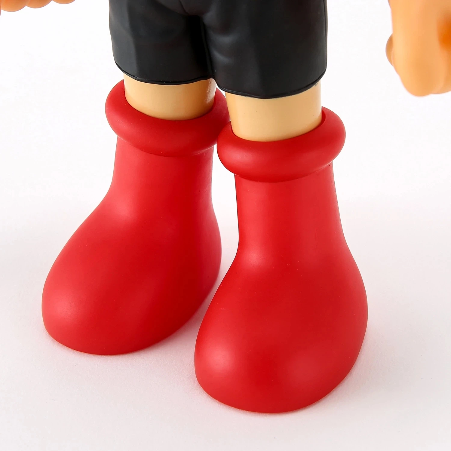 

1pcs 30cm Hot Sale PVC Dolls Cute Astro Boy Action Cartoon Figure Toy With Suit Movable Collectible Model Toys Gift