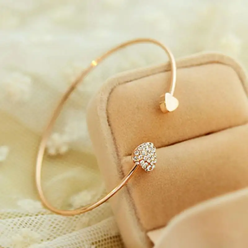 Регулируемый с украшением в виде кристаллов двойные бантами и рисунком сердца