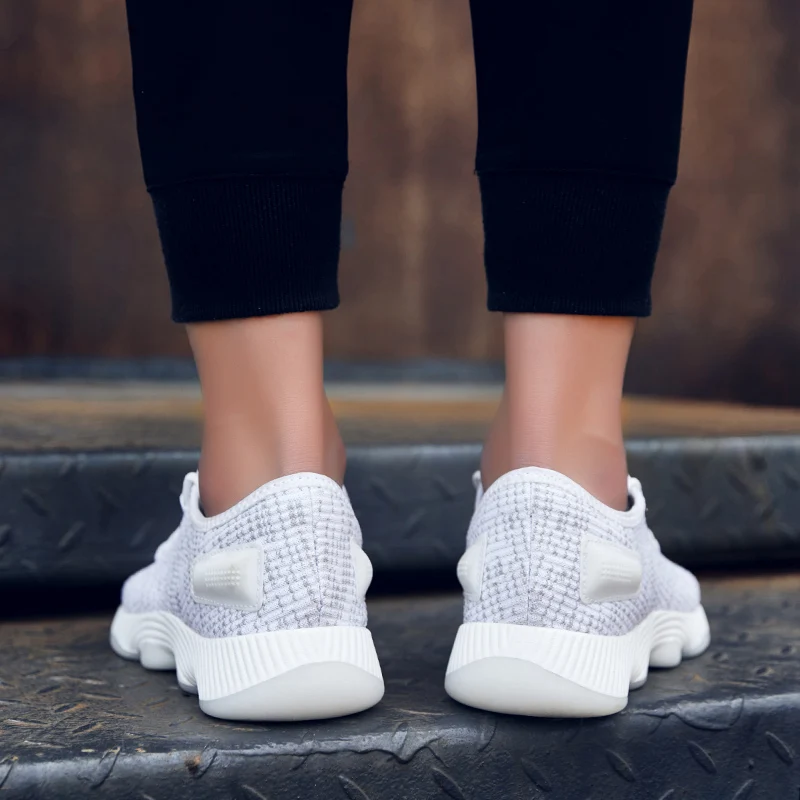 

Sneakers 2020 Mens Trainers Solid White Fashion Knitting Casual Shoes Men Sports Sapatos Leisure Fashionable Men's Sneakers