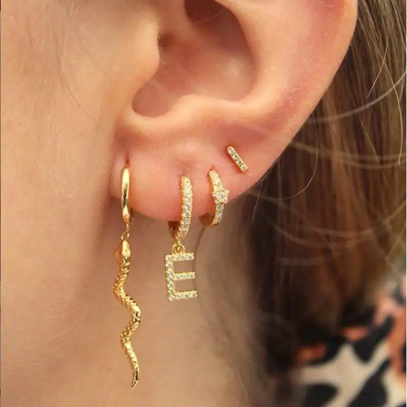 Женские серьги в стиле панк с животными серьга со змеями золотого цвета изящные