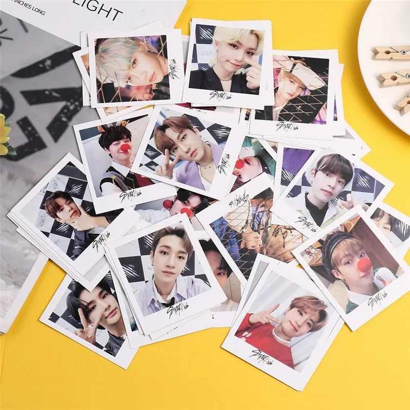 

KPOP Stray Kids 40 PCS Photocards LOMO Cards With 5 pcs Wooden Clips Hyunjin Felix Lee Know Bang Chan Fans Collection