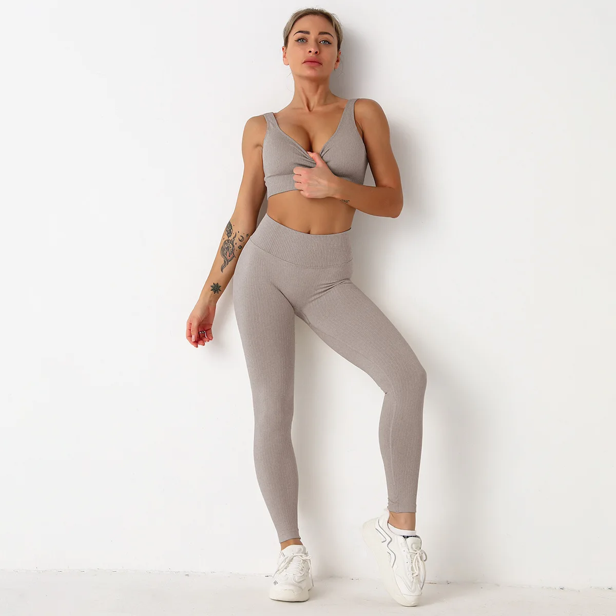 

Outdoor Sports Yoga Fitness Two-Piece Set Slim Stripe Quick-Drying Yoga Beauty Back Bra Set Free shipping