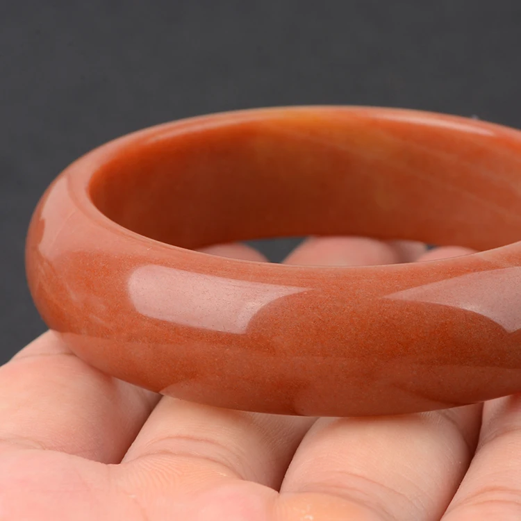 Женский браслет с нефритом из натурального красного нефрита ручной