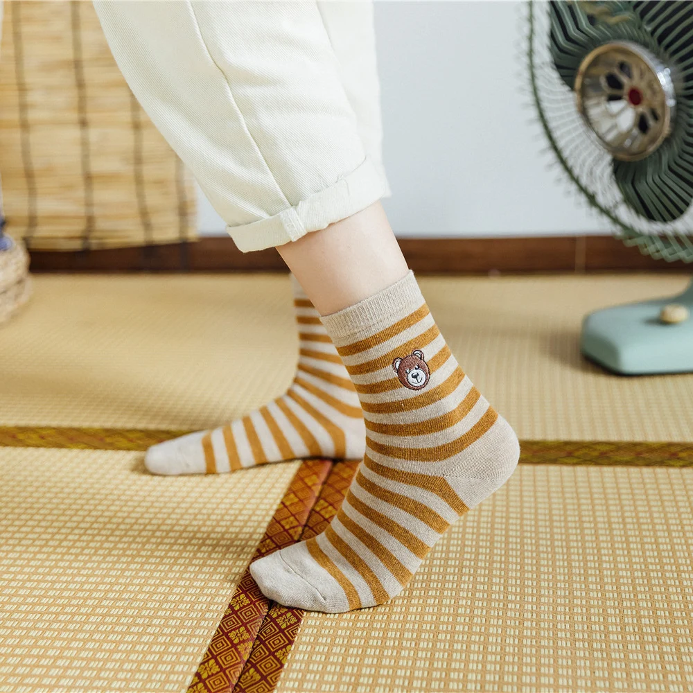 

Jhyzmy new women's three-dimensional embroidery bear striped socks cotton wild women's tube socks