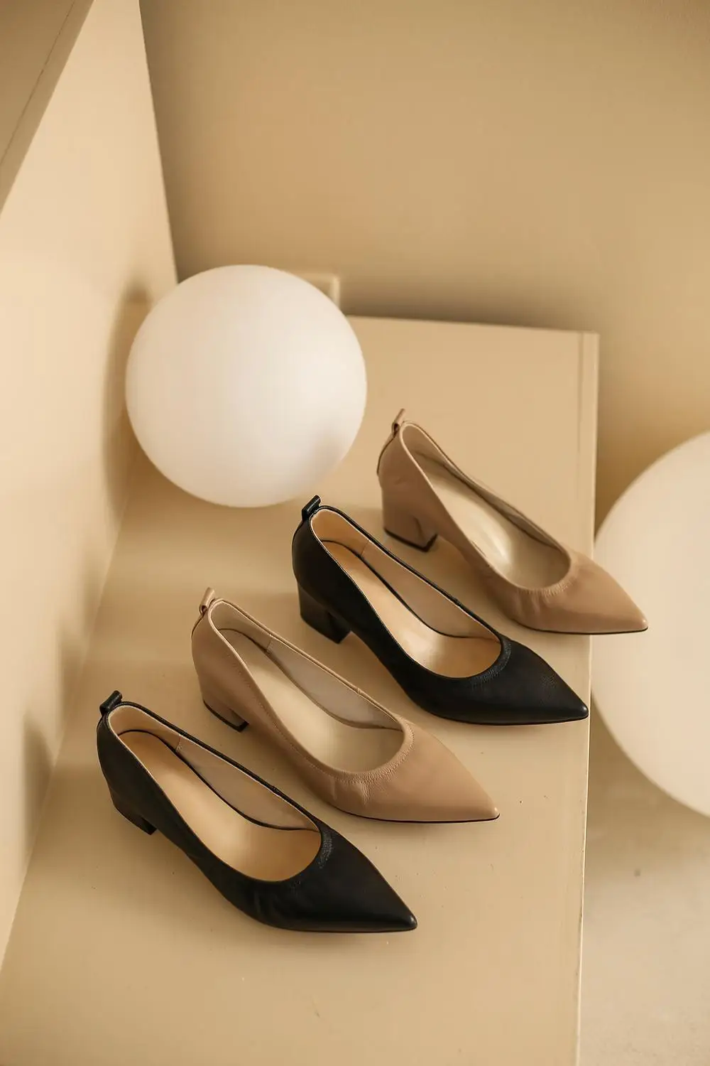 

Krazing Pot/Модные женские удобные туфли-лодочки из кожи с натуральным лицевым покрытием, с острым носком, на среднем квадратном каблуке, без шну...