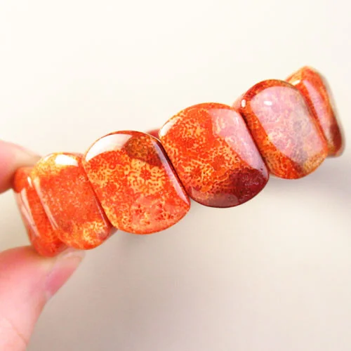 

20x15x7mm Natural Chrysanthemum Coral Twisted Shape Stretchy Bracelet 7.5 Inch SK60140