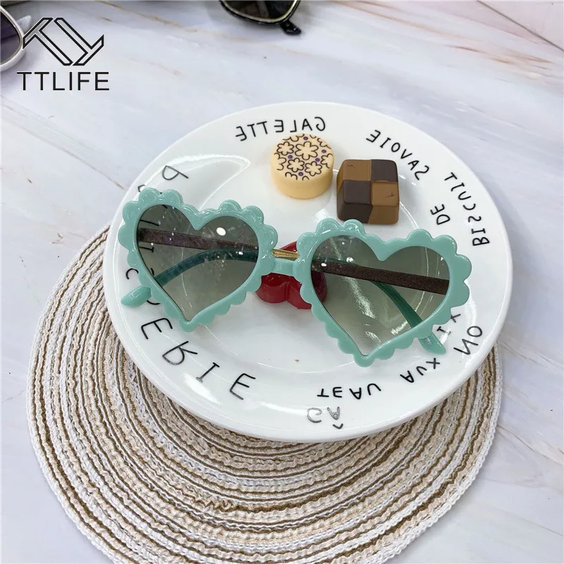 

TTLIFE Baby 2020 Heart Kids Sunglasses Fashion New Cute Love Plastic Pink Sun Glasses Girls Boys UV400 Sunglasses Okulry Oculos