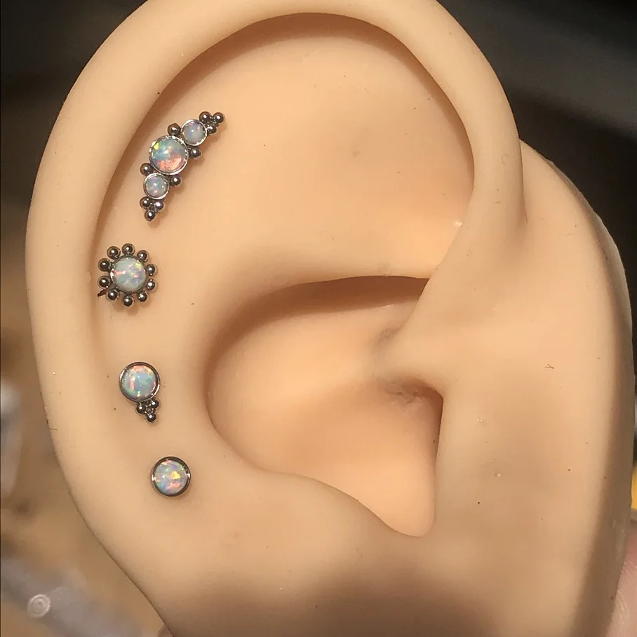 

4Pc/set Opal Daith Earring 16G Surgical Steel Opal Cluster Ear Tragus Helix Cartilage Labret Piercing Earring Jewelry For Woman