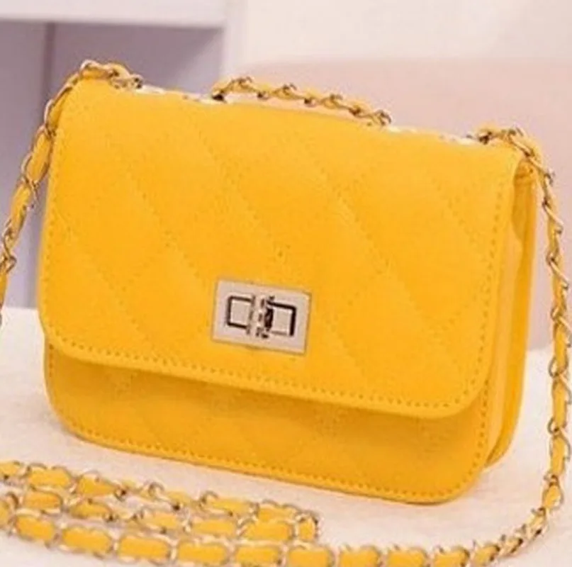 

The new embroidery line Ringer small turn lock small bag women's bag one-shoulder sloping bag summer bag bag hand-shaped