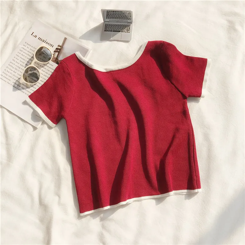 Женская трикотажная футболка с круглым вырезом коротким рукавом и