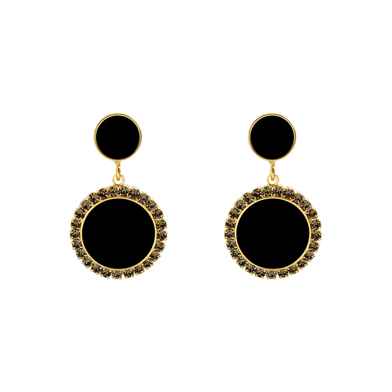 

Earrings 2020 Trend Sexy Black Circle Unusual Earrings Female Simple Ladies Needle Earrings Party Fashion Earrings for Women