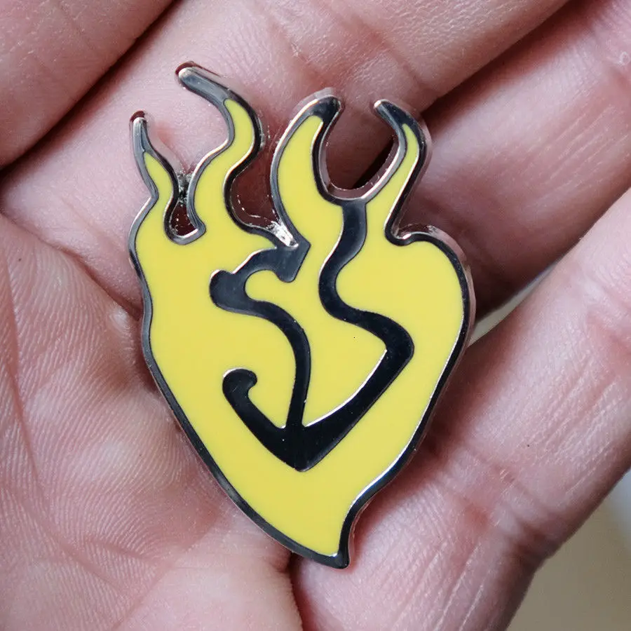 Yang Xiao Long pin Аниме RWBY Crescent Rose брошь из сплава цинка металлический значок булавка нагрудник Weiss schnee Blake Belladonna аксессуары для косплея подарок - Окраска металла: Yang Xiao Long pin