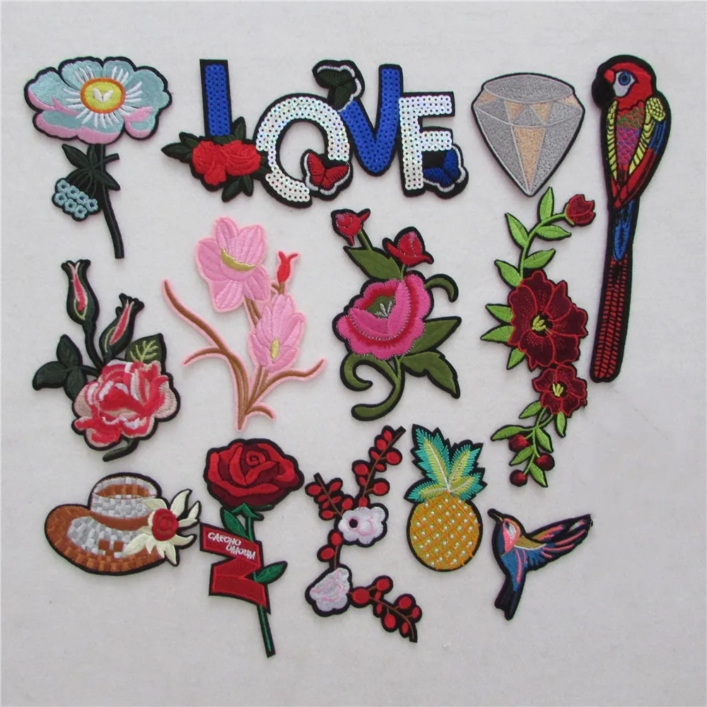 2017 год Лидер продаж Модные горячий расплав клея с аппликационной вышивкой