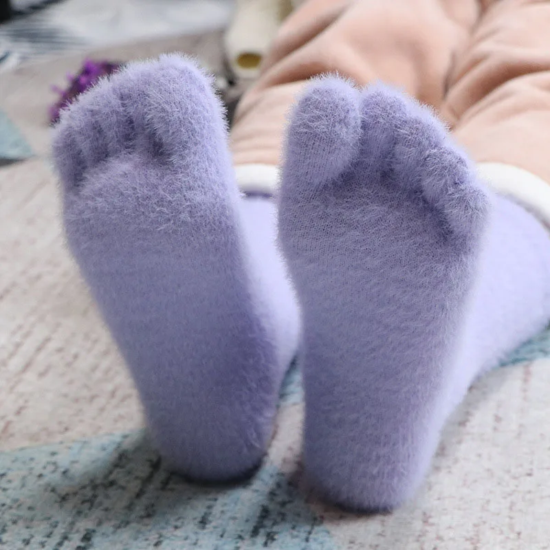 Рисунок 6 - Женские толстые носки с пятью пальцами