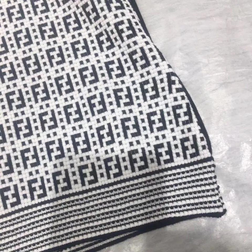 

2021 new double f-letter jacquard temperament versatile round neck T-shirt ice silk shirt knitted slim top
