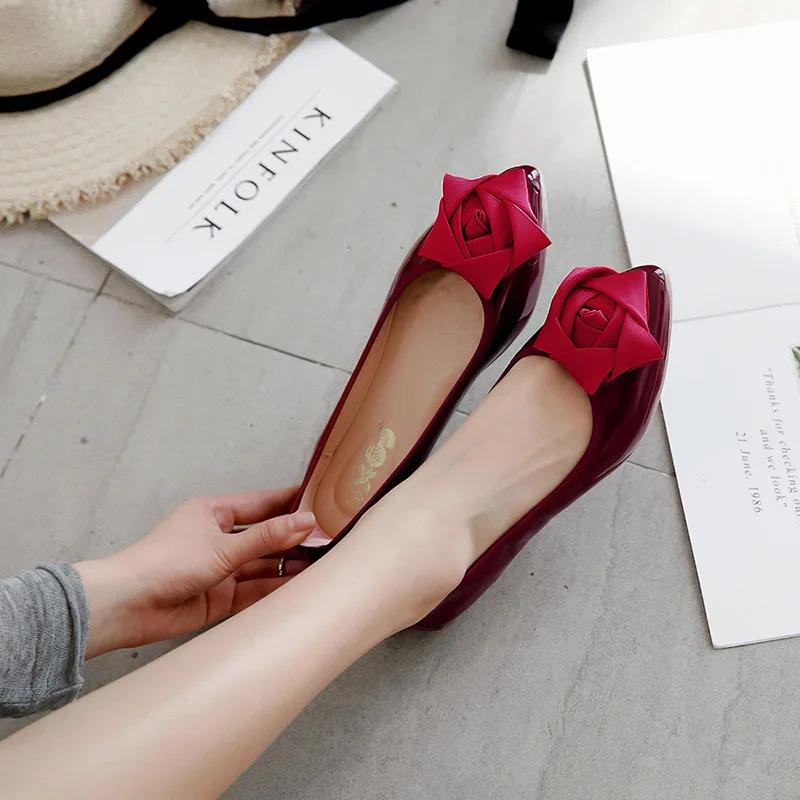 

Women Flat Heel Shoes Flower Solid Color Red Wedding Shoes 35-41 Lady Pink Flats Silk and Satin Pointed Toe Foldable Ballet Shoe