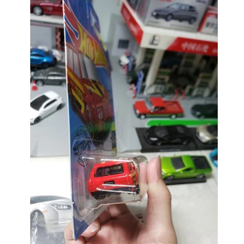 Популярный маленький спортивный автомобиль Hotwheels Datsun Bluebird универсал DATSUN BLUEBIRD (510)