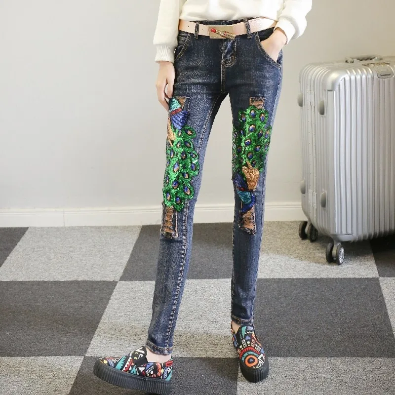 Женские модные облегающие джинсовые брюки с пайетками украшенные павлином