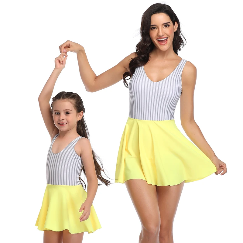 Цельный купальный костюм для мамы и дочки с пуш ап одинаковые комплекты Монокини