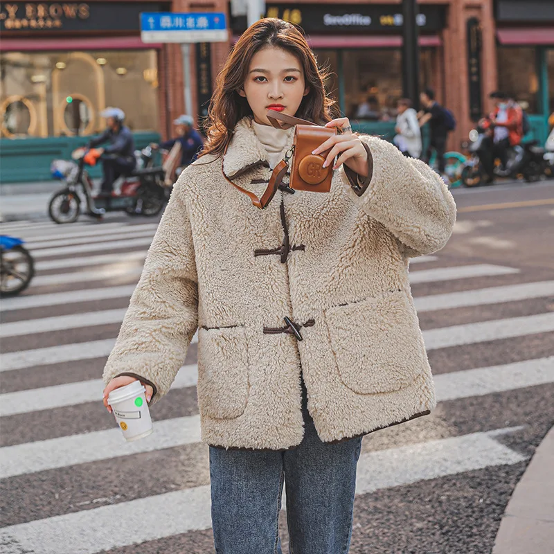 

Женское пальто из овечьей шерсти, короткое зимнее плотное однобортное пальто цвета хаки в Корейском стиле с длинным рукавом, теплая куртка ...