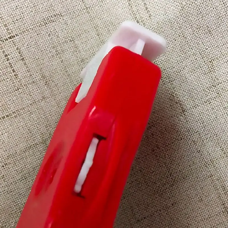 

2pcs Manual Counter Knitting Stitch Row Knitted Loops Recording Press Clicker 203C